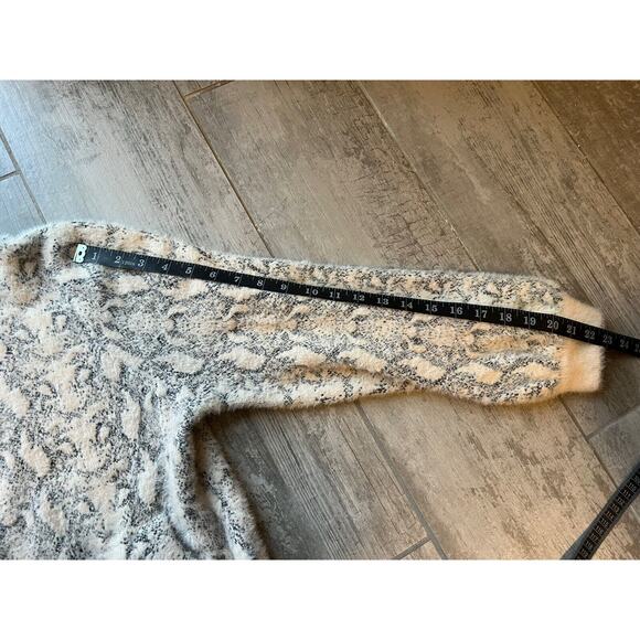 MICHELLE NICOLE Sweater Jacket Full Zip Cardigan Designer Luxury Fuzzy Cozy M - Picture 7 of 8